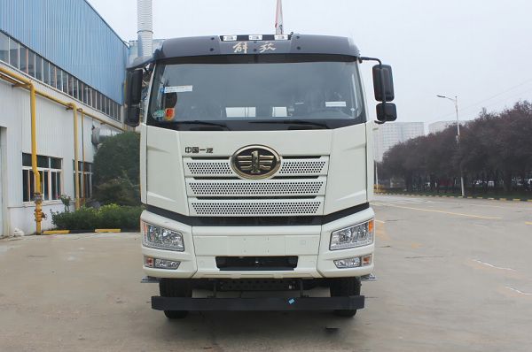 混動(dòng)攪拌車(chē)的成本怎么樣？對(duì)比傳統(tǒng)攪拌車(chē)優(yōu)勢(shì)明顯！